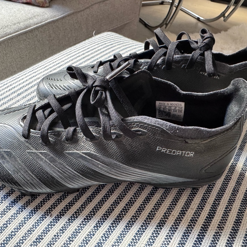 Adidas Predator Men's Gray Athletic Shoes